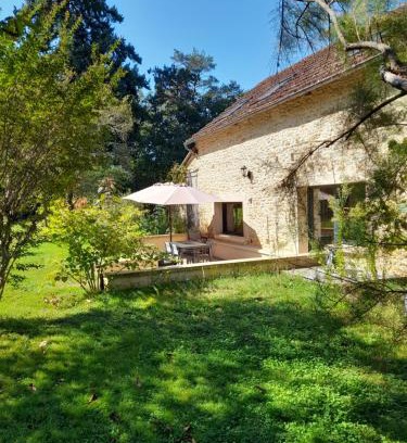 Saint-Leon-sur-Vezere House | Aux Iris