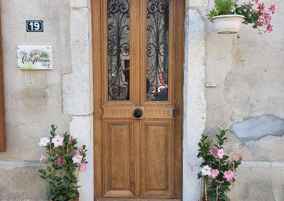 Ceyzerieu House | Aux Portes Du Marais