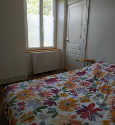 Chauriat House | Aux Rosiers Rouges