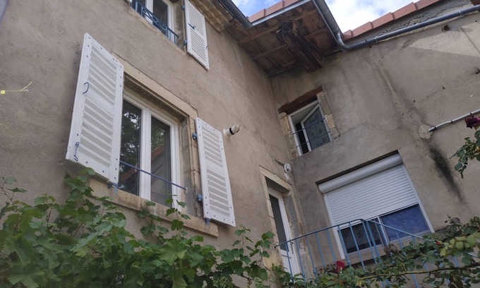 Chauriat Bed & Breakfast | Aux Rosiers Rouges