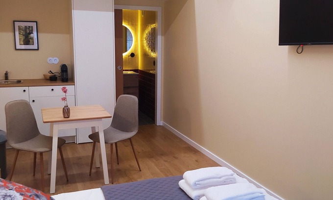 Campo de Gerez Apartment | 'Avó Custódia - Room' with Mountain View, Wi-Fi and Air Conditioning