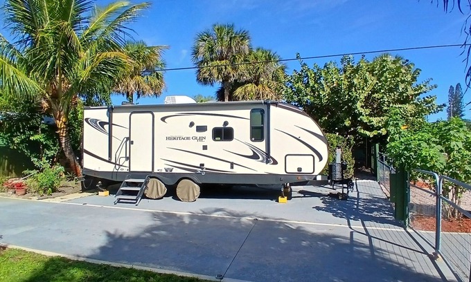 Rocky Point House | Available for 2 guests and 1 pet Max, DELUX RV