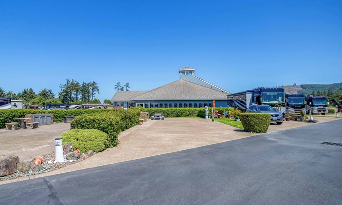 Agate Beach RV Rental | Available with 50AMP, 30AMP, Water/Sewer hook up's, WiFi