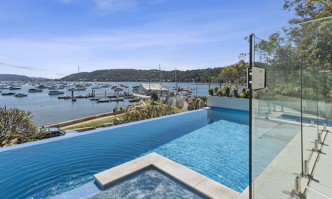 Avalon Beach House | Avalon Careel Bay Waterfront Lower Duplex Deck w exclusive use Infinity Pool