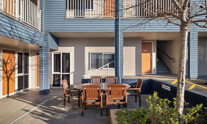 Pukekohe Hotel | Aveda Motor Lodge