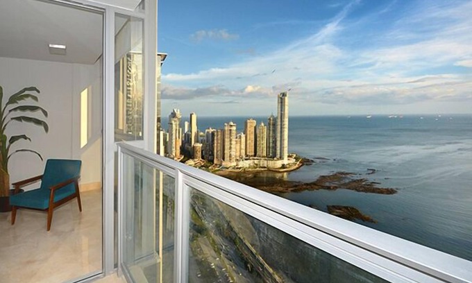 Panama City Condo | Avenida Balboa Gem! 2/2 impeccably furnished seafront apartment