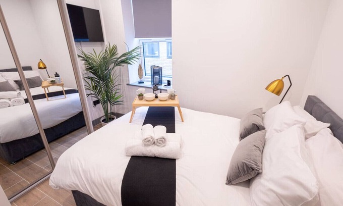 West Finchley Apartment | Avenir Court Flat 6 (Finchley)