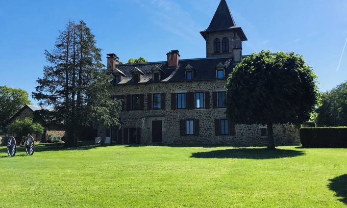 Flavin Apartment | Aveyron, Apartment in small Chateau 9km from Rodez