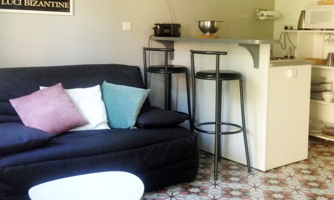 Avignon Cottage | Avignon, charming guest cottage in a town house with garden