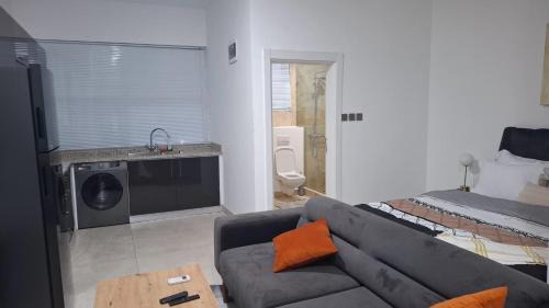 Labadi Apartment | Aviora Suites at Peter James Court