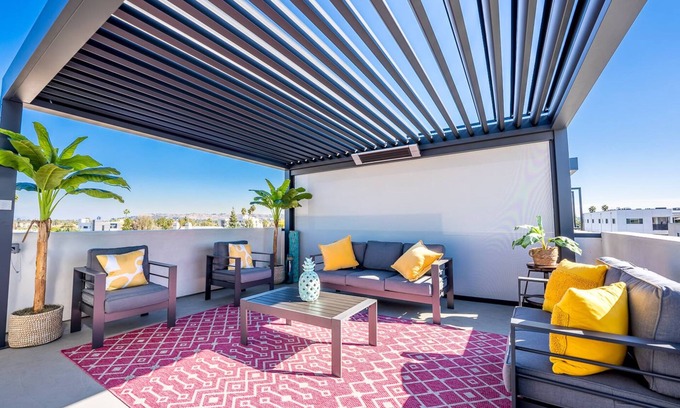 Marina del Rey House | Avon Teal
