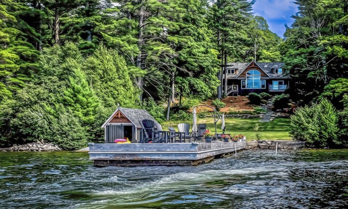 Baysville Cottage | Award Winning View on Lake of Bays, 3 bdrm 3 bath 4 season cottage!