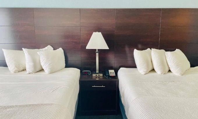 Cuero House | Awe-Striking Apartments! 3 Trendy Units, Minutes’ drive from Guadalupe River
