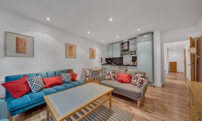 Tower Hill Apartment | Awesome 1 Bed Apartment Tower Hill
