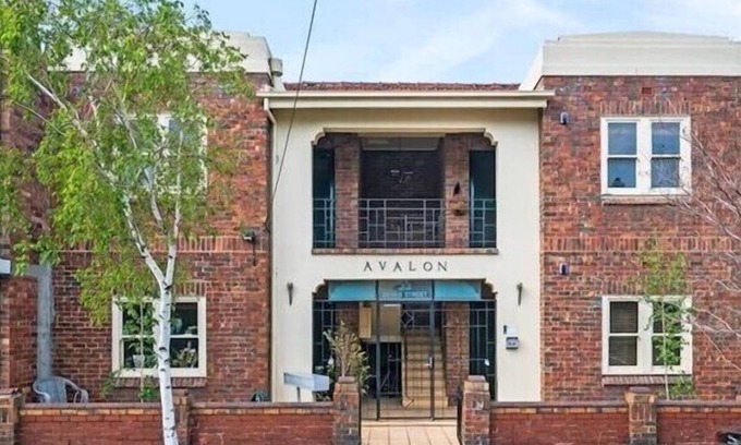 Albert Park Apartment | Awesome Albert Park Art Deco 2 Bedroom Apt. Bevan2