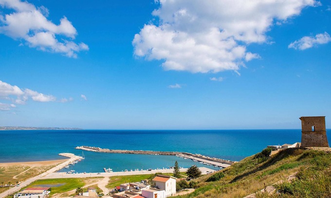 Contrada Fiori Sud Apartment | Awesome apartment in Contrada Fiori Sud