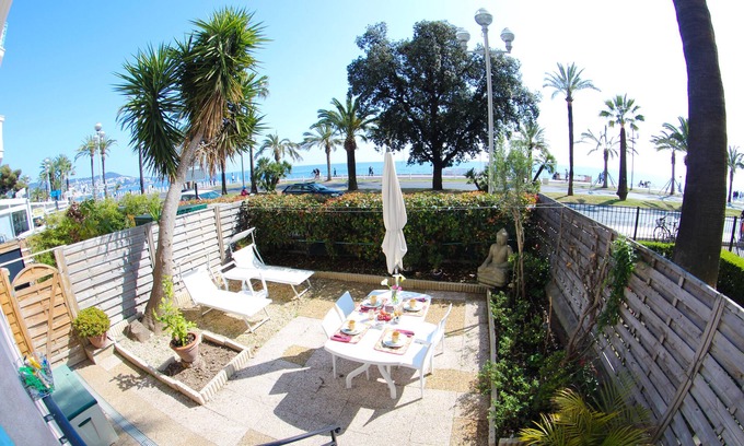 Nice City Centre Apartment | Awesome Apartament in Promenade - Nice sea view and private gardennMax 4 people