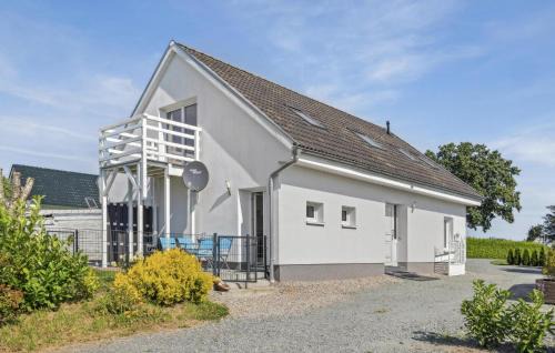 Ahrenshagen-Daskow Apartment | Awesome Apartment In Ahrenshagen-Daskow