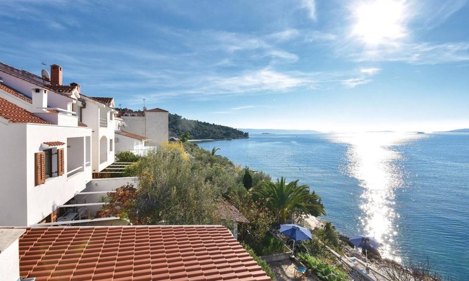 Okrug Donji Apartment | Awesome apartment in Okrug Donji