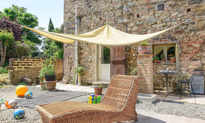 Terricciola Apartment | Awesome apartment in Chianni with WiFi