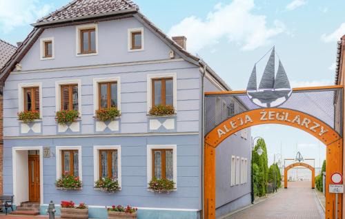 Nowe Warpno Apartment | Awesome Apartment In Nowe Warpno