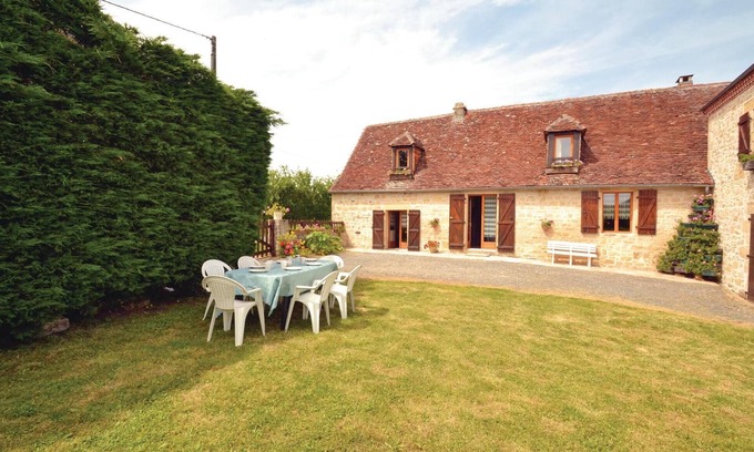 La Chapelle-Saint-Jean House | Awesome home in La-Chapelle-Saint-Jean
