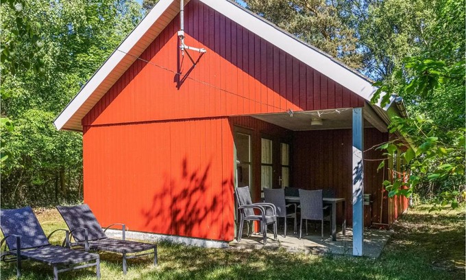 Oster Somarken House | Awesome Home In Aakirkeby With Kitchen