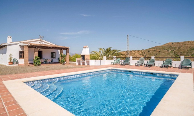 Almachar House | Awesome home in Almachar with WiFi
