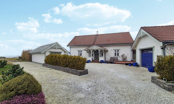 Selbjorn House | Awesome home in Bekkjarvik
