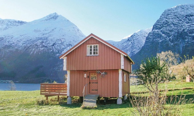 Nesset House | Awesome home in Eresfjord