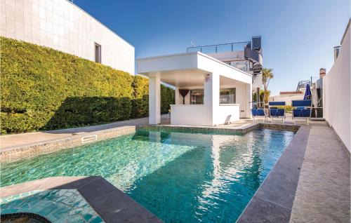 Bon Relax House | Awesome Home In Sant Pere Pescador