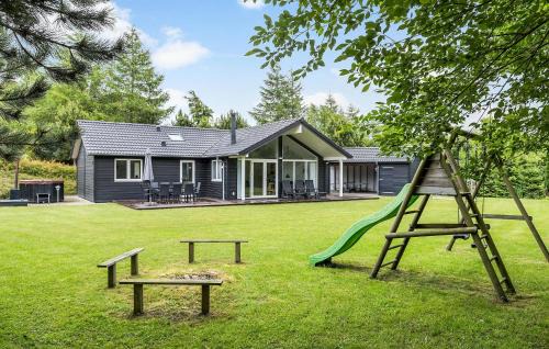 Fjellerup House | Awesome Home In Glesborg With Sauna