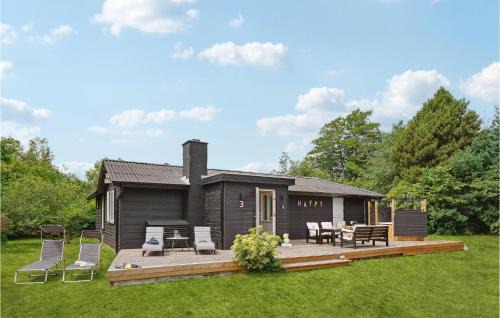 Fjellerup Strand House | Awesome Home In Glesborg With Wifi