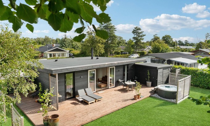 Grena Strand House | Awesome home in Grenaa with kitchen