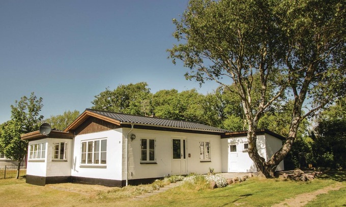 Brydegaard House | Awesome home in Haarby with WiFi