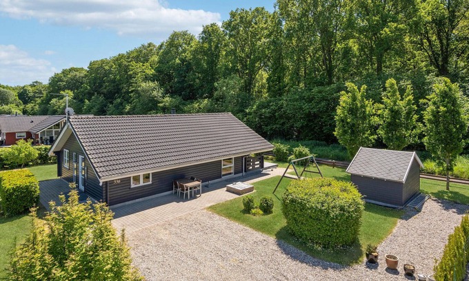 Pøt Strandby House | Awesome home in Juelsminde with kitchen