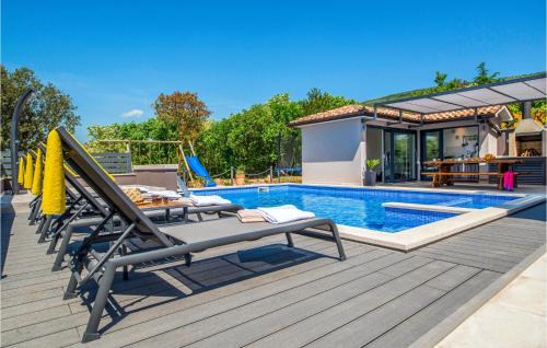 Viskovici House | Awesome Home In Koromacno With Sauna