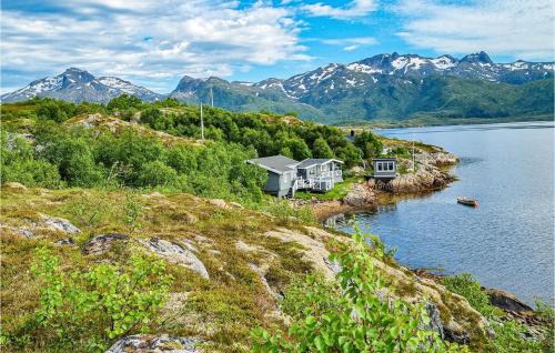 Laukvik House | Awesome Home In Laukvik With Kitchen