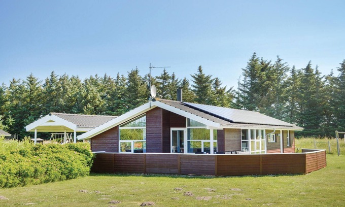 Lokken House | Awesome home in Løkken with kitchen