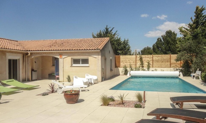 Nebian House | Awesome home in Nebian
