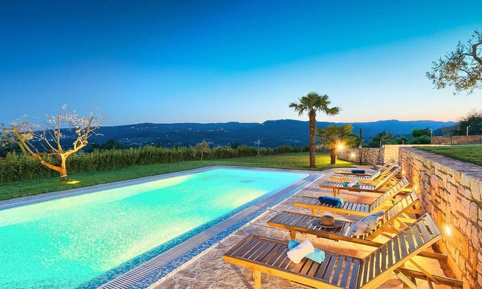 Tupljak House | Awesome home in Podpican