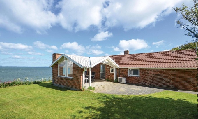 Ronbjerg House | Awesome home in Roslev with WiFi