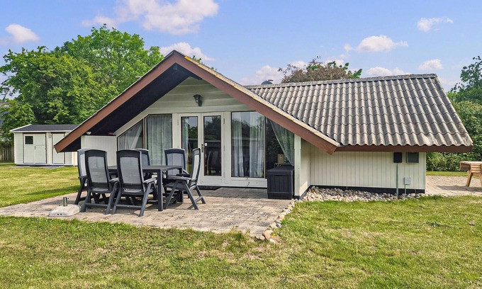 Spodsbjerg House | Awesome home in Rudkøbing with kitchen