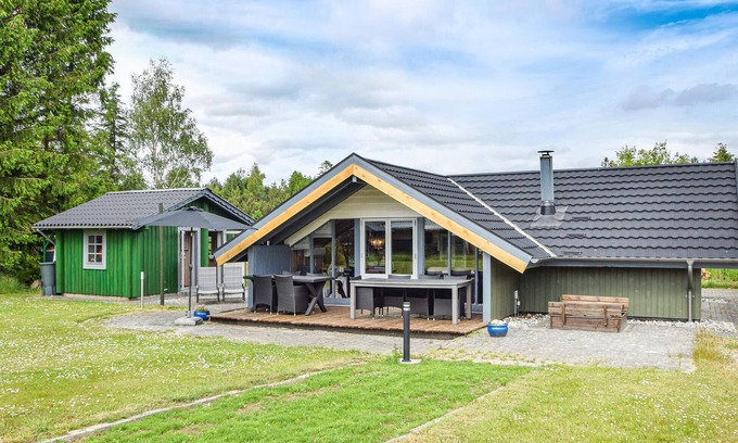 Funder Kirkeby House | Awesome home in Silkeborg with kitchen