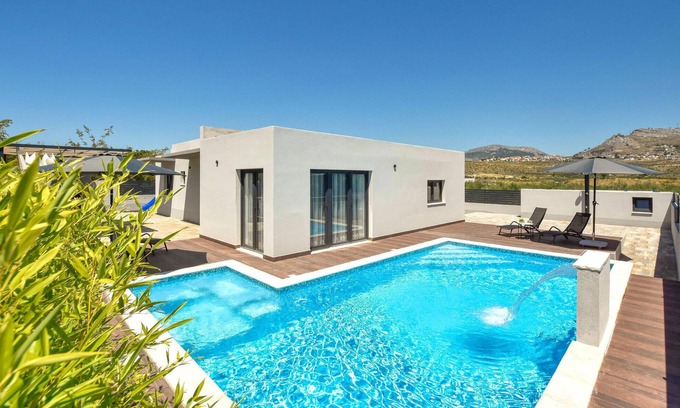 Kamen House | Awesome home in Split with WiFi