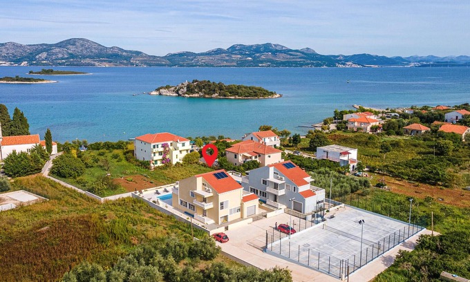 Janjina House | Awesome home in Sreser