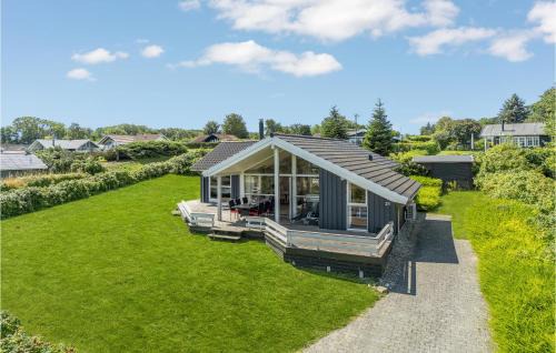 Mommark Strand House | Awesome Home In Sydals With Kitchen