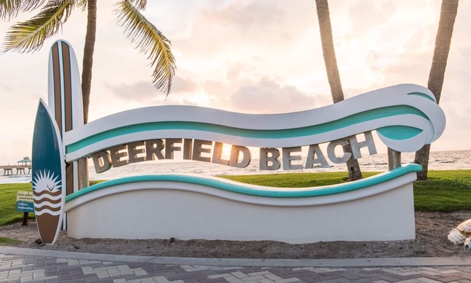 Deerfield Beach Condo | Awesome Location - Walking Distance to Beach