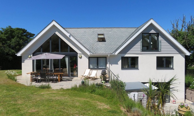 Mortehoe House | Awesome slidehouse close to coastpath,pubs,beaches sleeps 12-14 late discount
