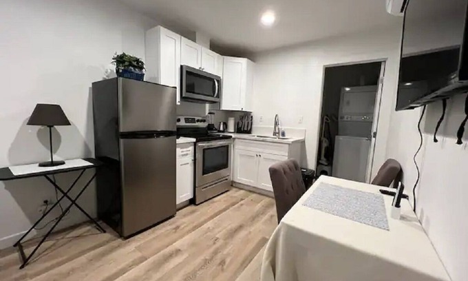 Moreno Valley House | Awesome Studio fast wi-fi and free parking permit